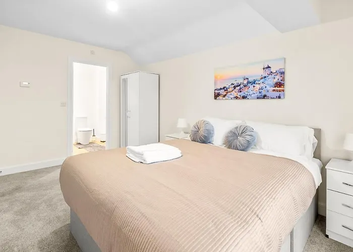 Home Near Royal Derby Hospital, Free Parking